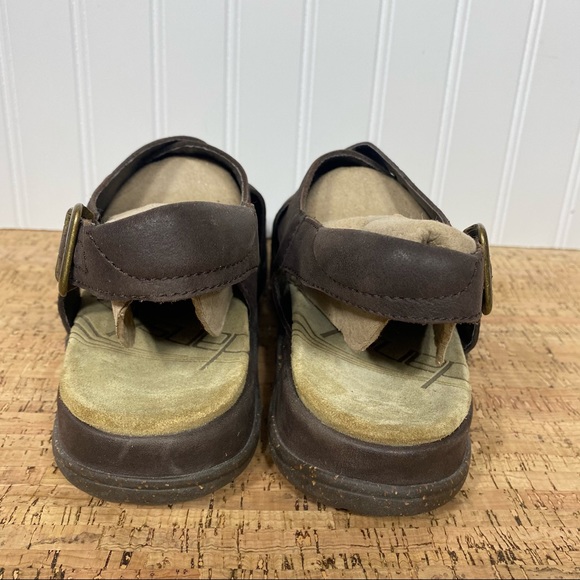 Dansko Men’s Brown Leather Sandals - Picture 5 of 9